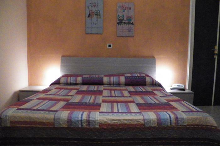 Hotel Rio Вараце Екстериор снимка